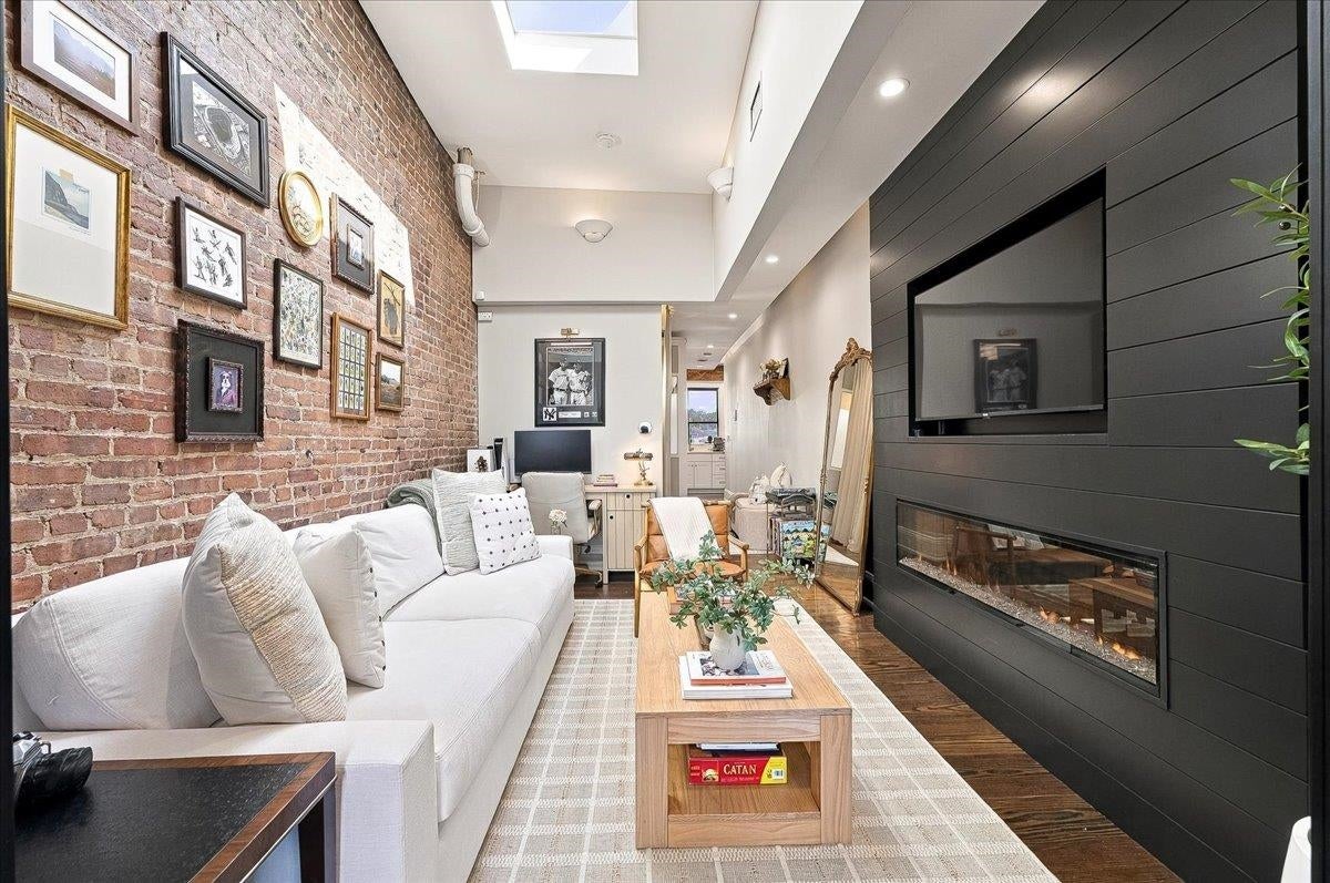 Search Homes 1 929 GARDEN ST 5L