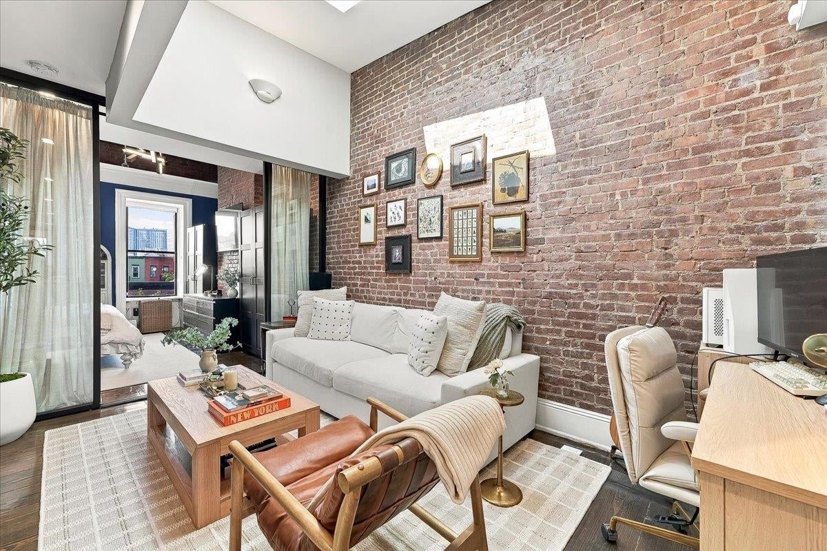 Search Homes 4 929 GARDEN ST 5L