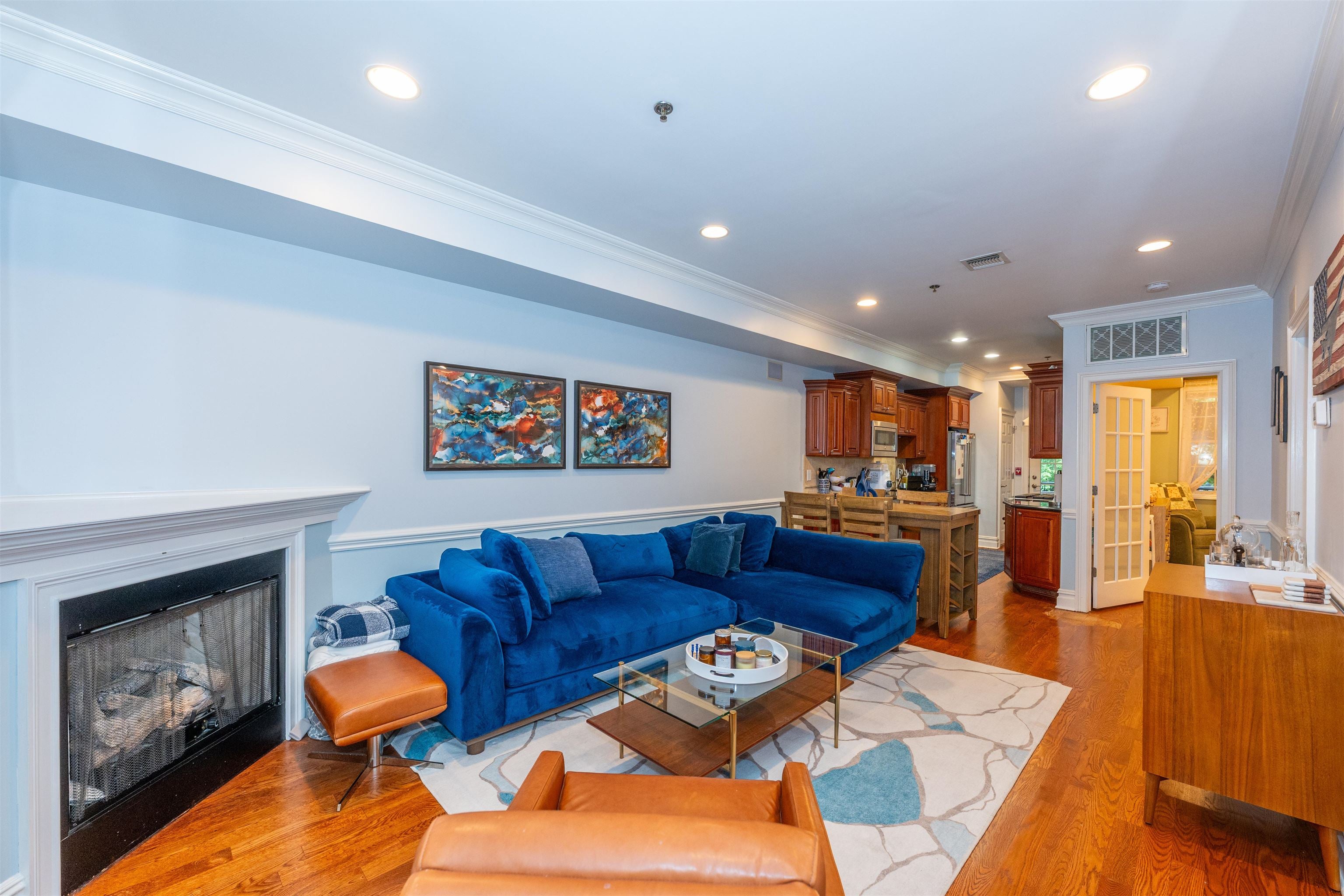 215 MONROE ST 1