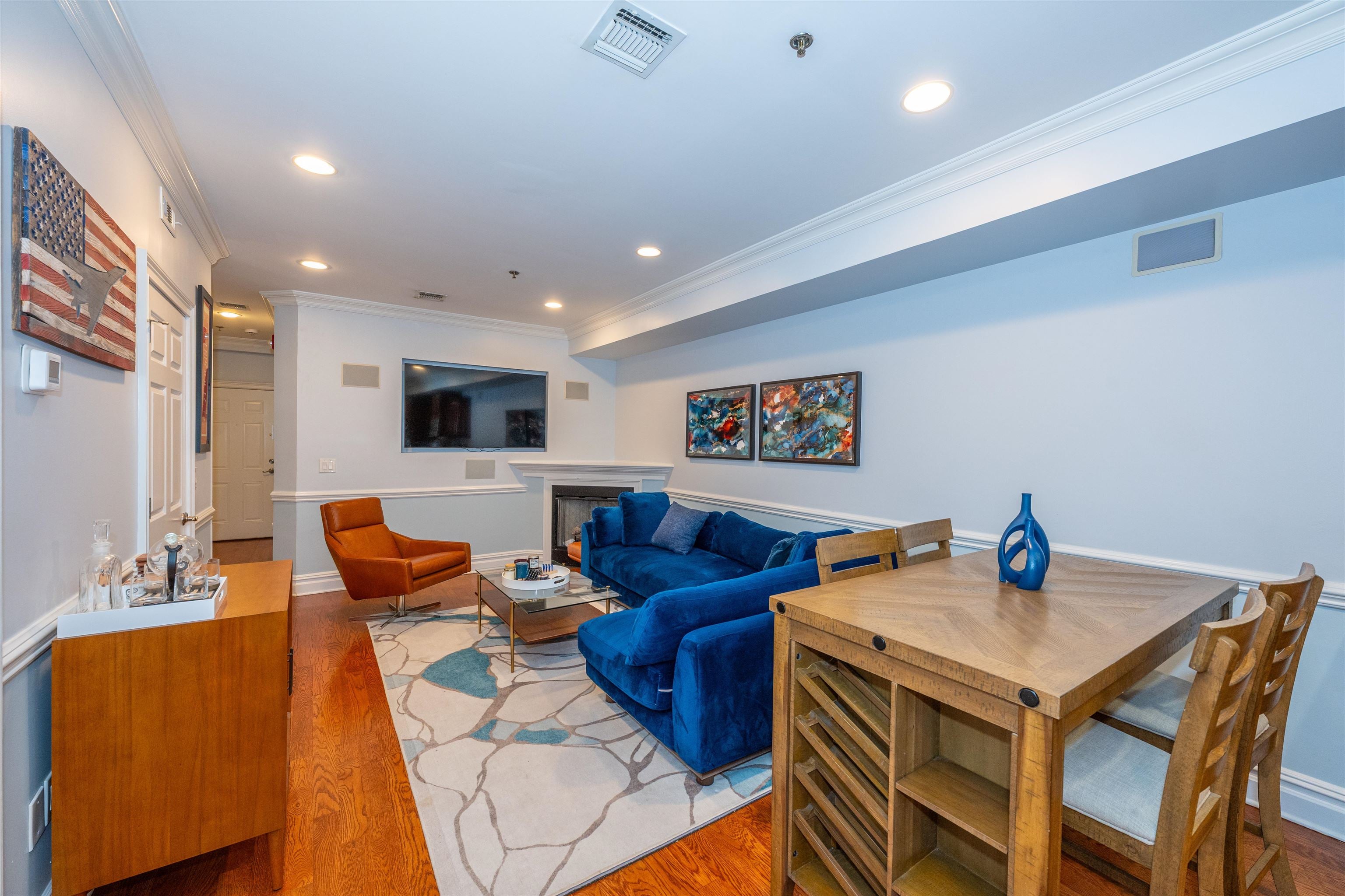 215 MONROE ST 1