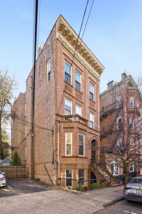 Featured picture for the property 250021939