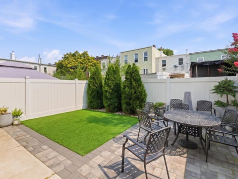 Homes For Rent - 290 Griffith St #1<br/> Jersey City, NJ 07307