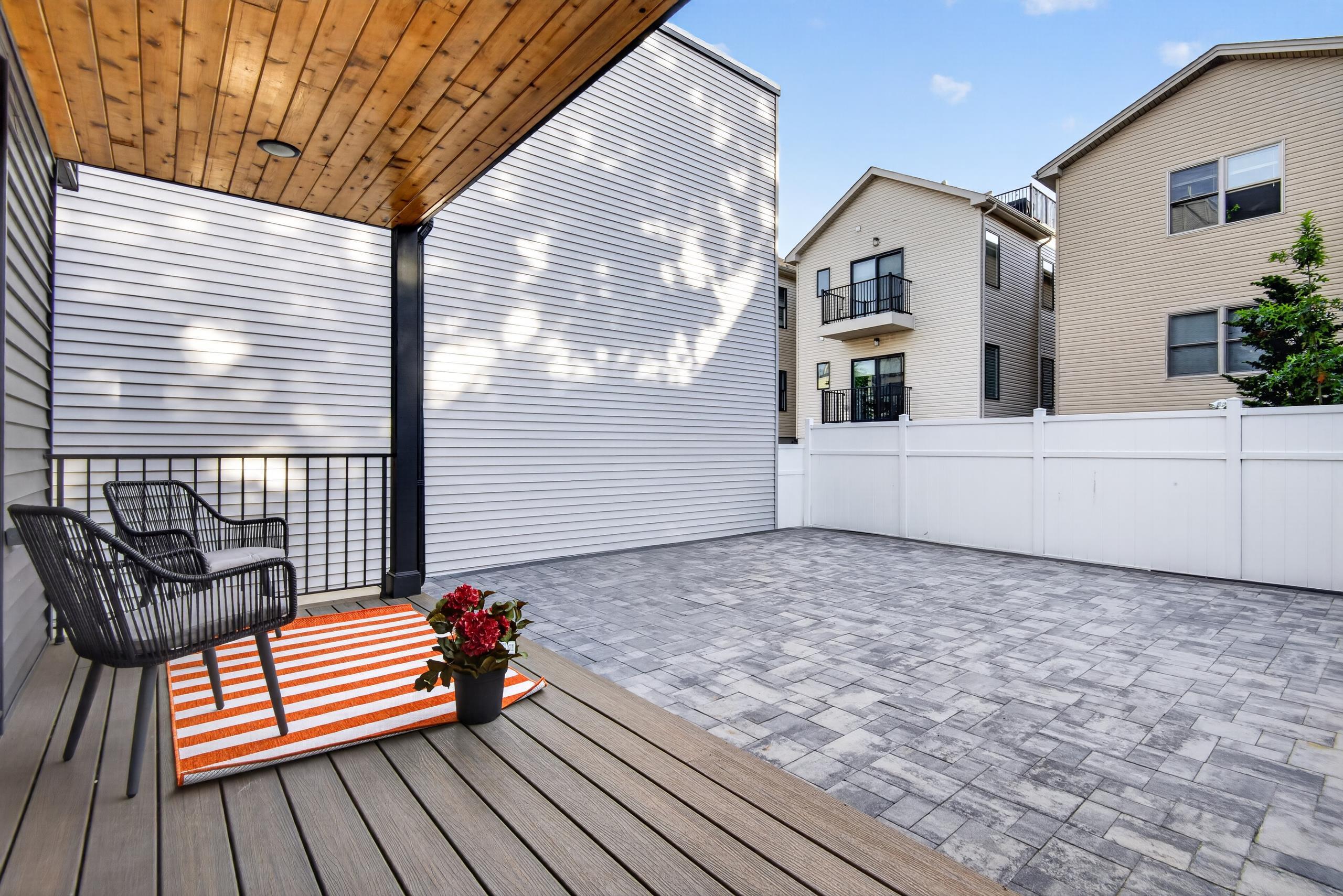 Search Homes 3 19 LEONARD ST 1