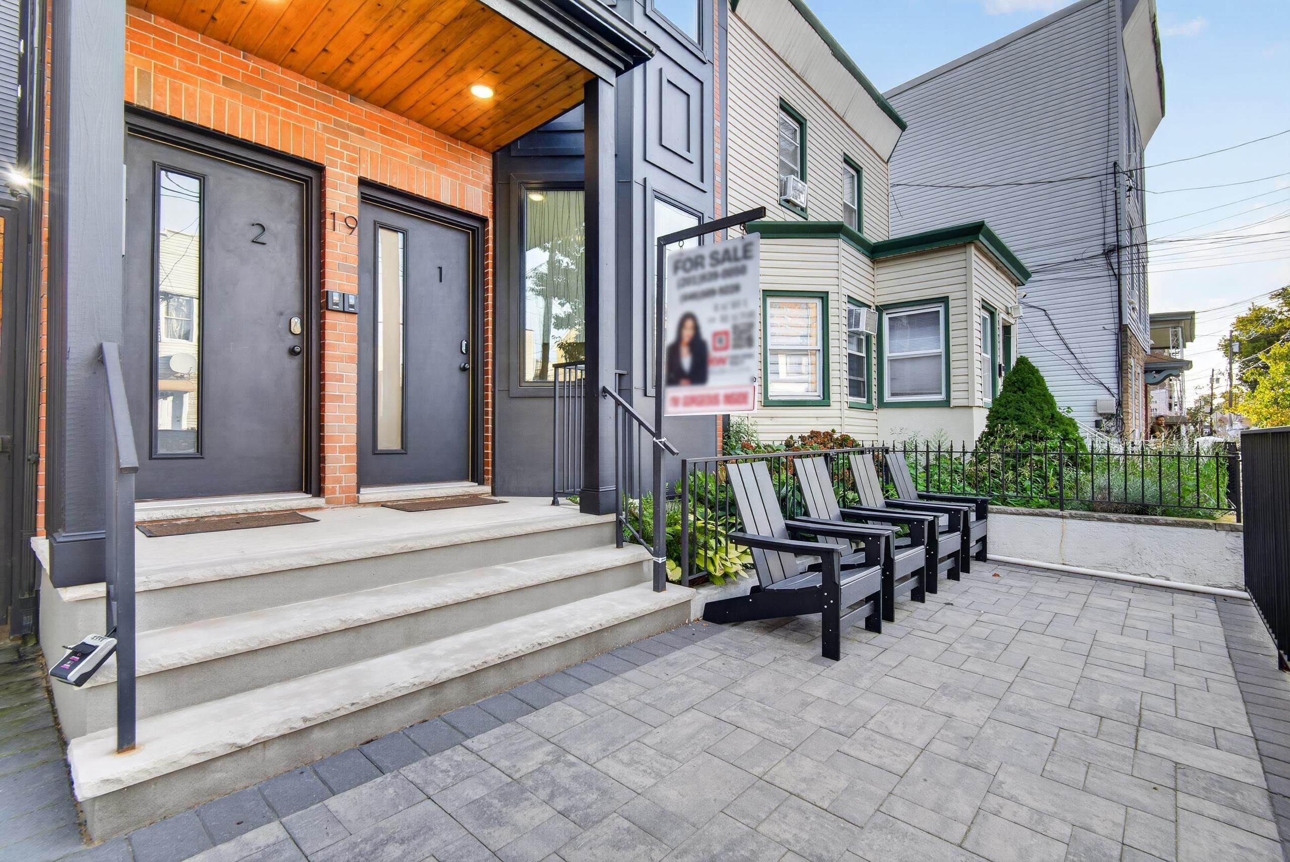 Search Homes 2 19 LEONARD ST 1
