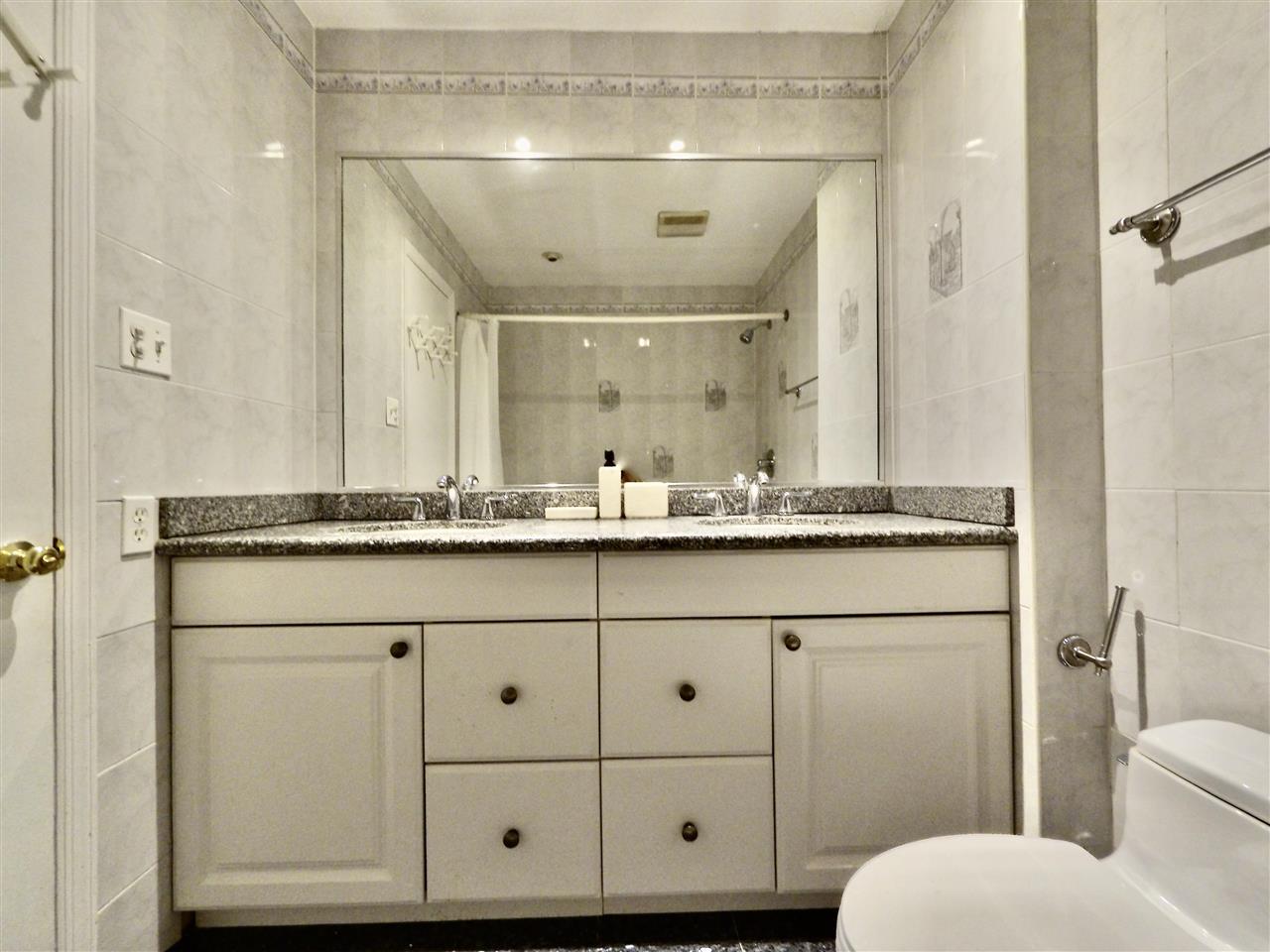 380 Whimbrel Lane, Secaucus, New Jersey image 16