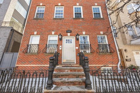 258 PINE ST 2R Jersey City NJ 07304