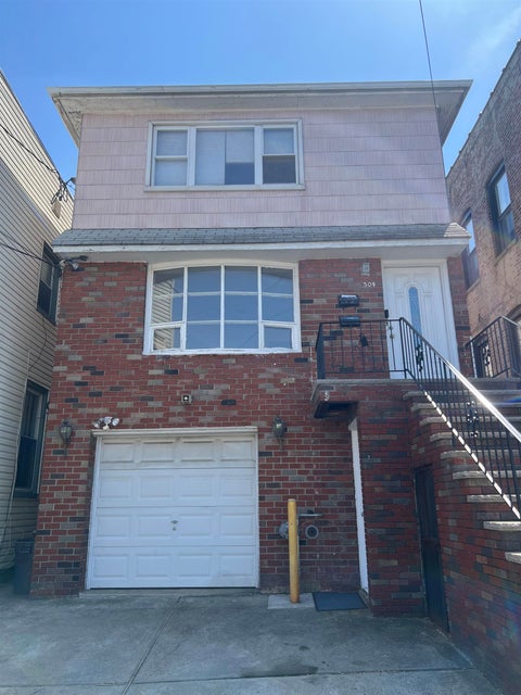 Homes For Rent - 304 Columbia Ave #1<br/> Jersey City, NJ 07307