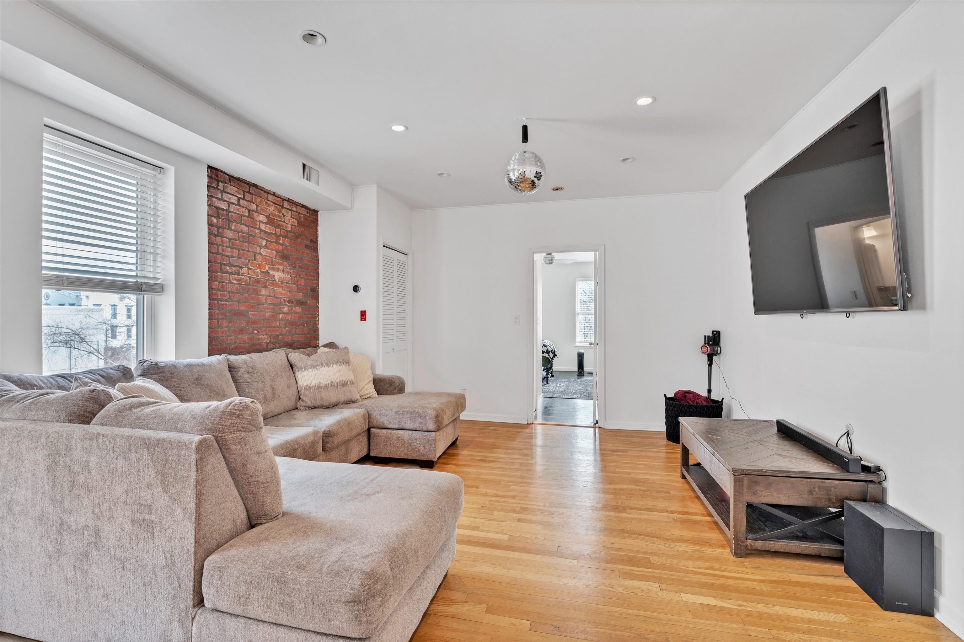 310 Palisade Ave #301, Jersey City, New Jersey image 2