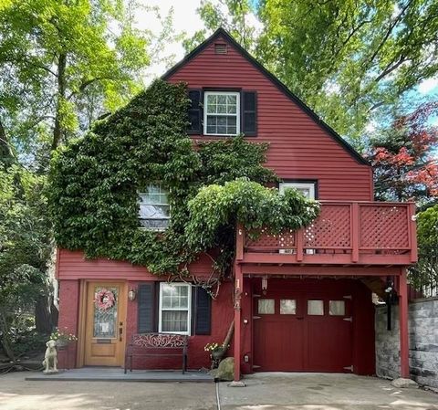 Homes For Sale - 124 East Prospect St<br/> Bergen County, Waldwick, NJ 07463