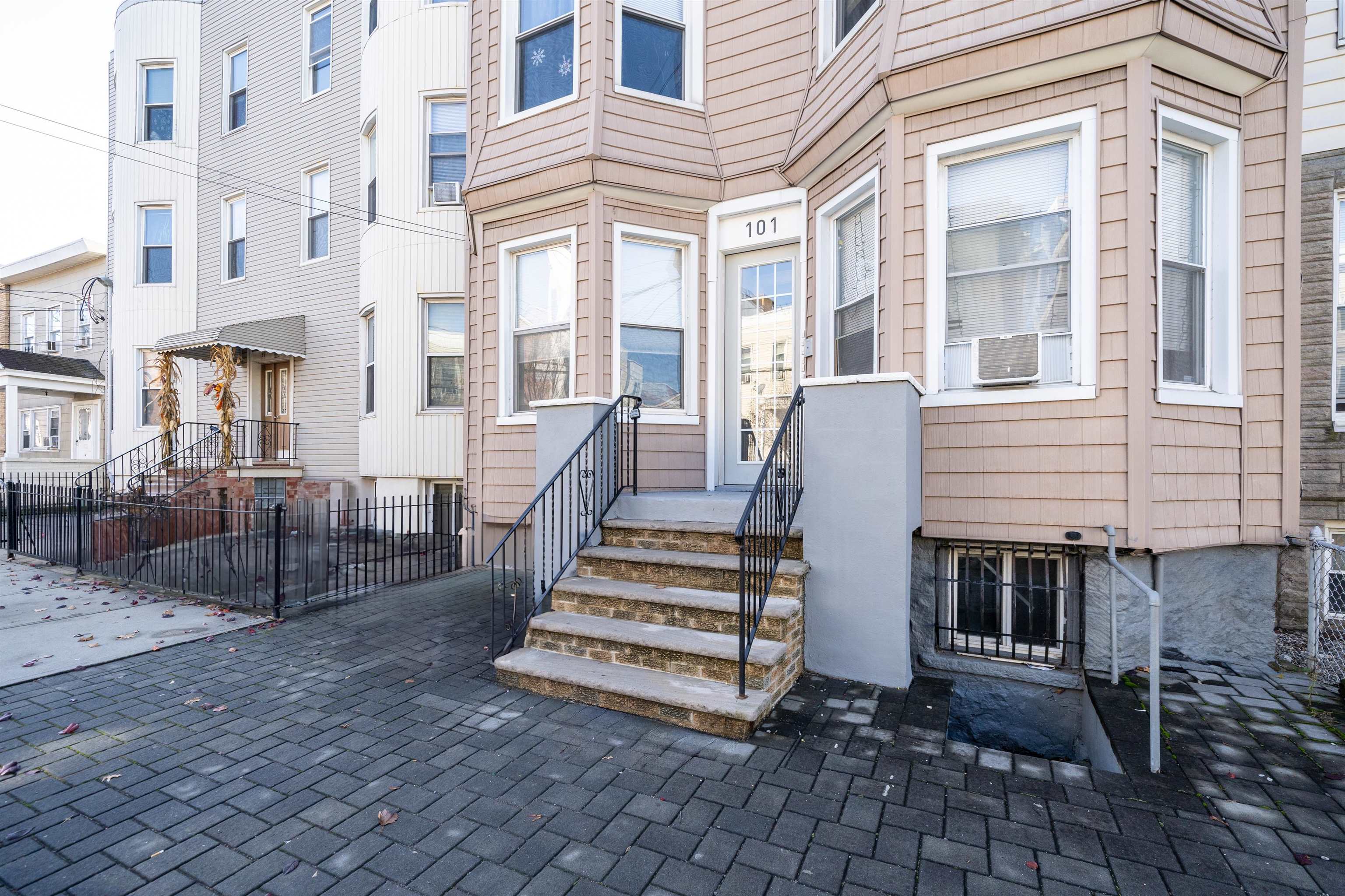 101 Zabriskie St #1R, Jersey City, New Jersey image 15