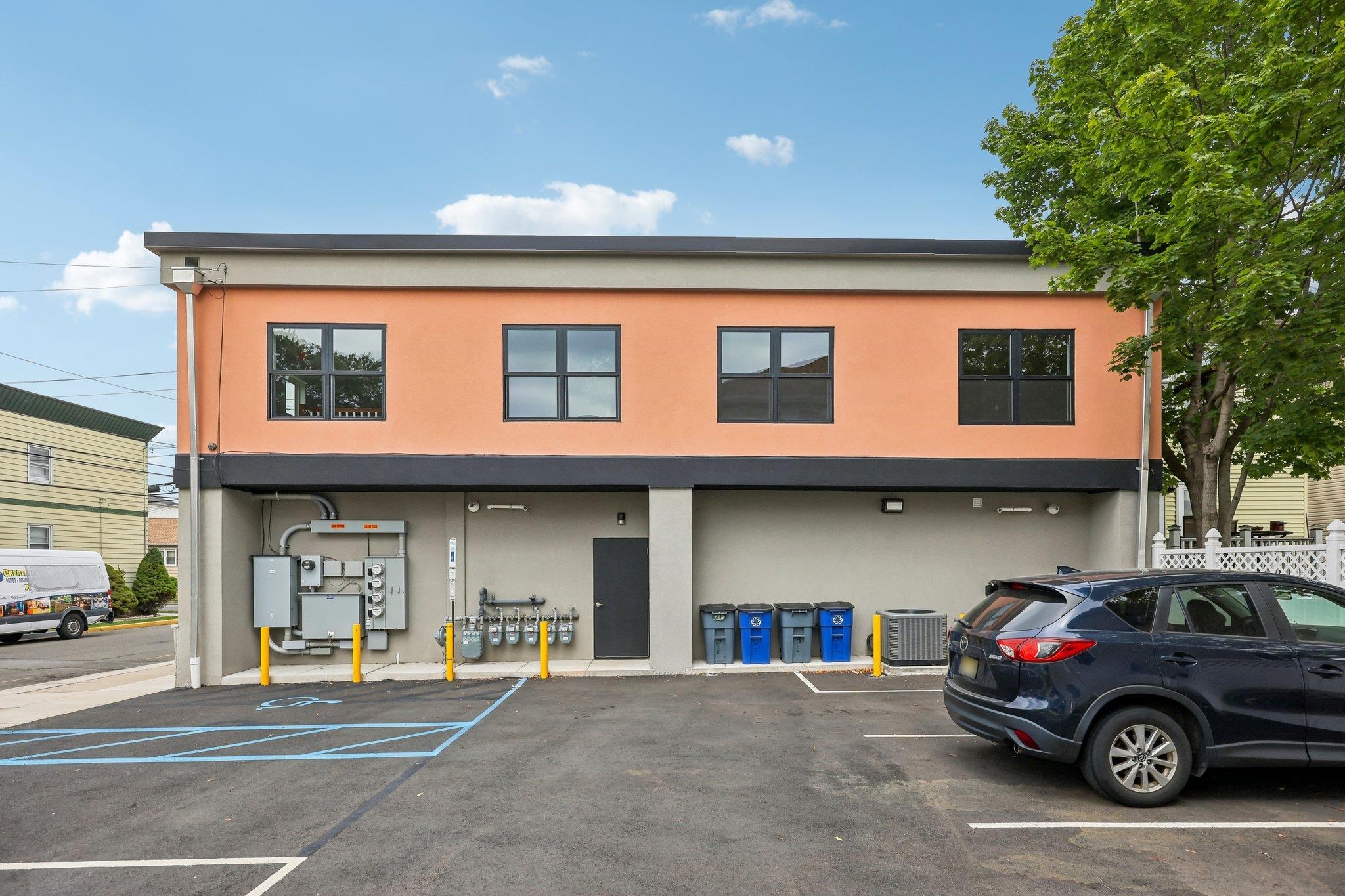 315 CENTRE AVE