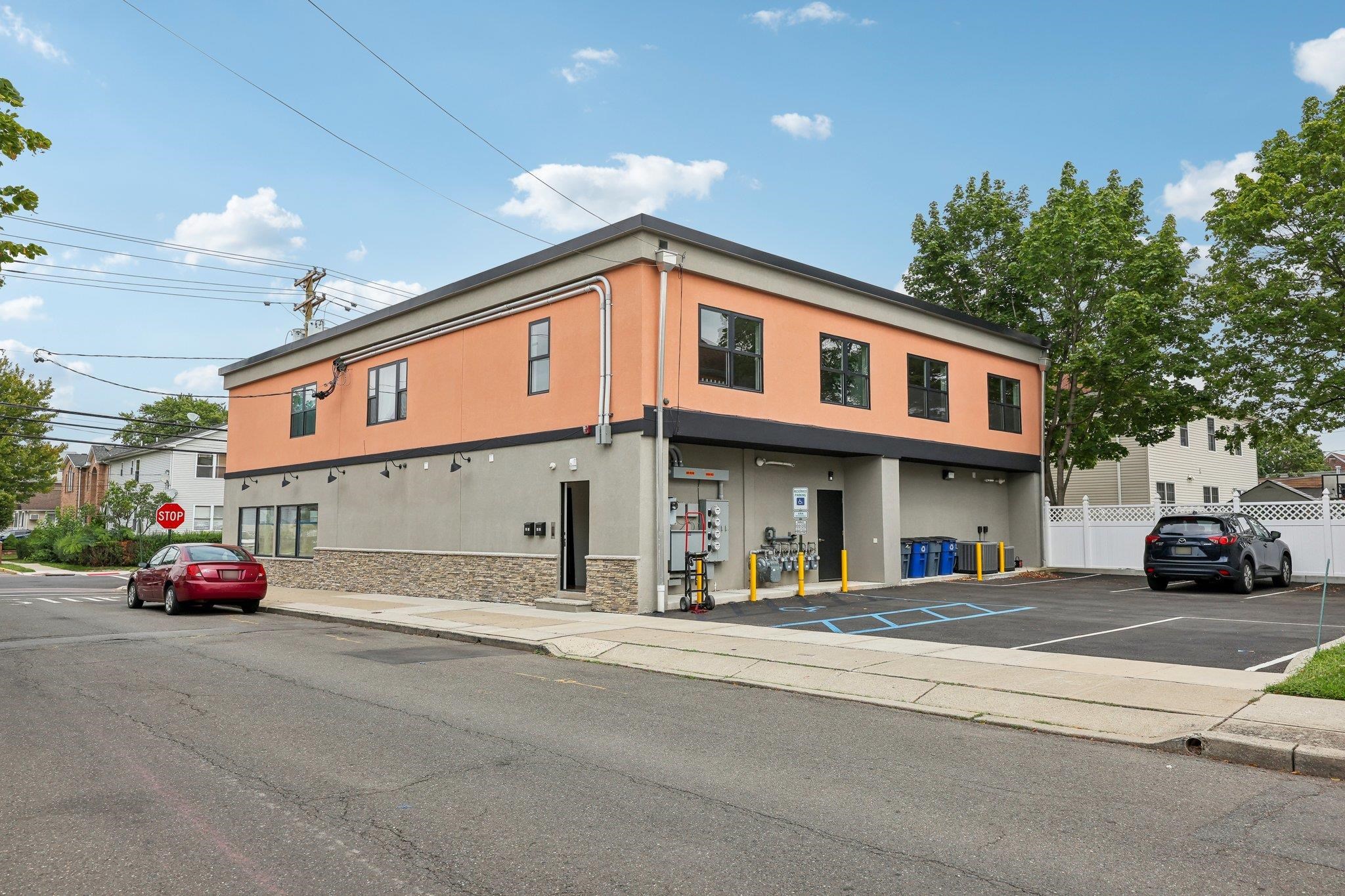 315 CENTRE AVE