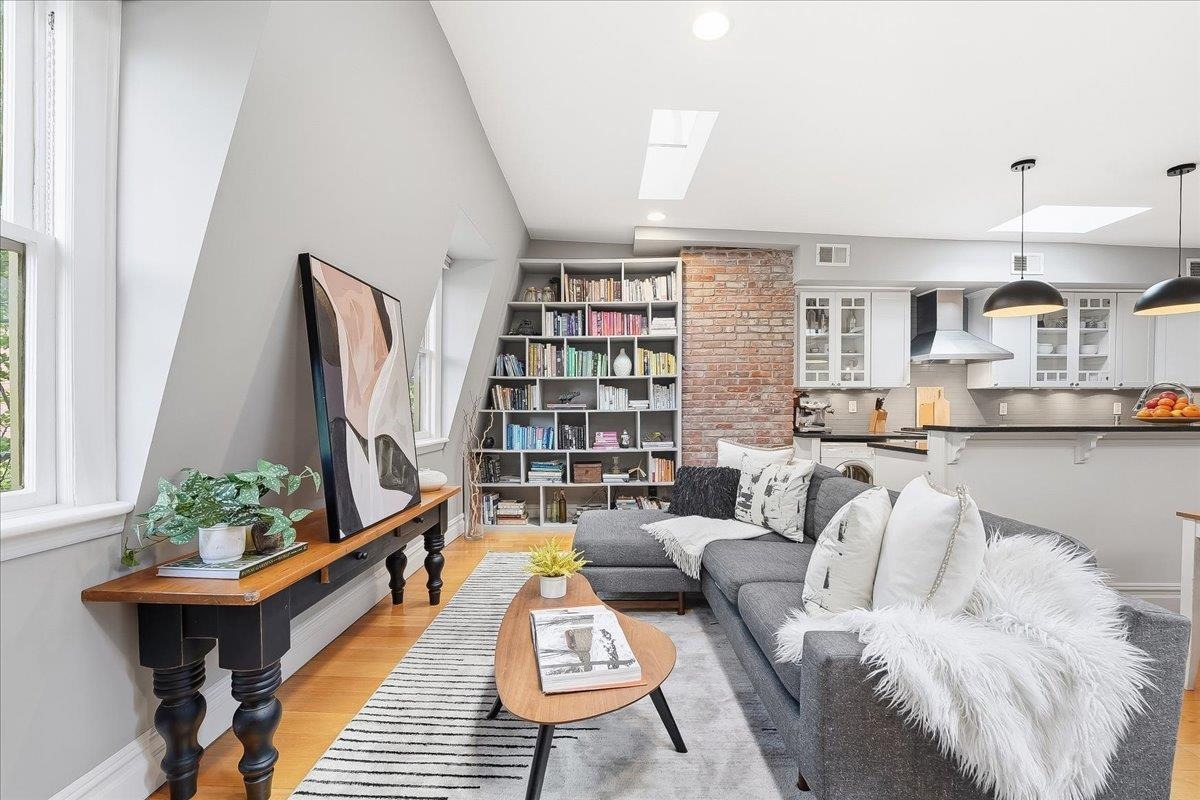 247 2ND ST 3