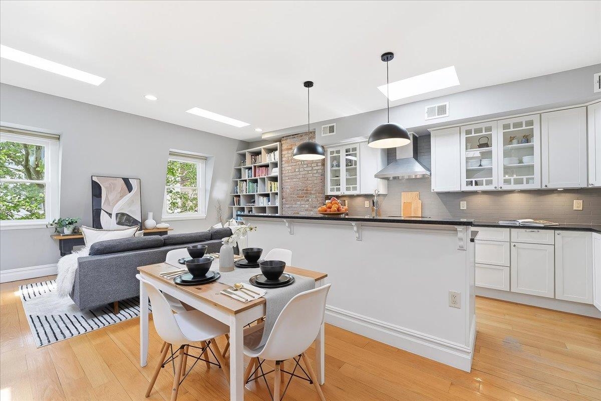 247 2ND ST 3