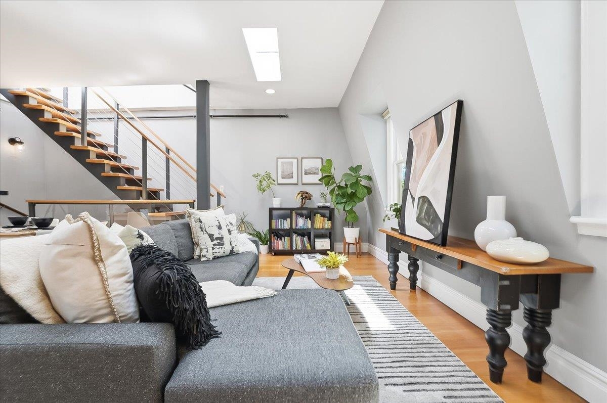 247 2ND ST 3