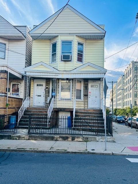Multifamily For Sale - 195 Tonnelle Ave<br/> Hudson County, Jersey City, NJ 07306