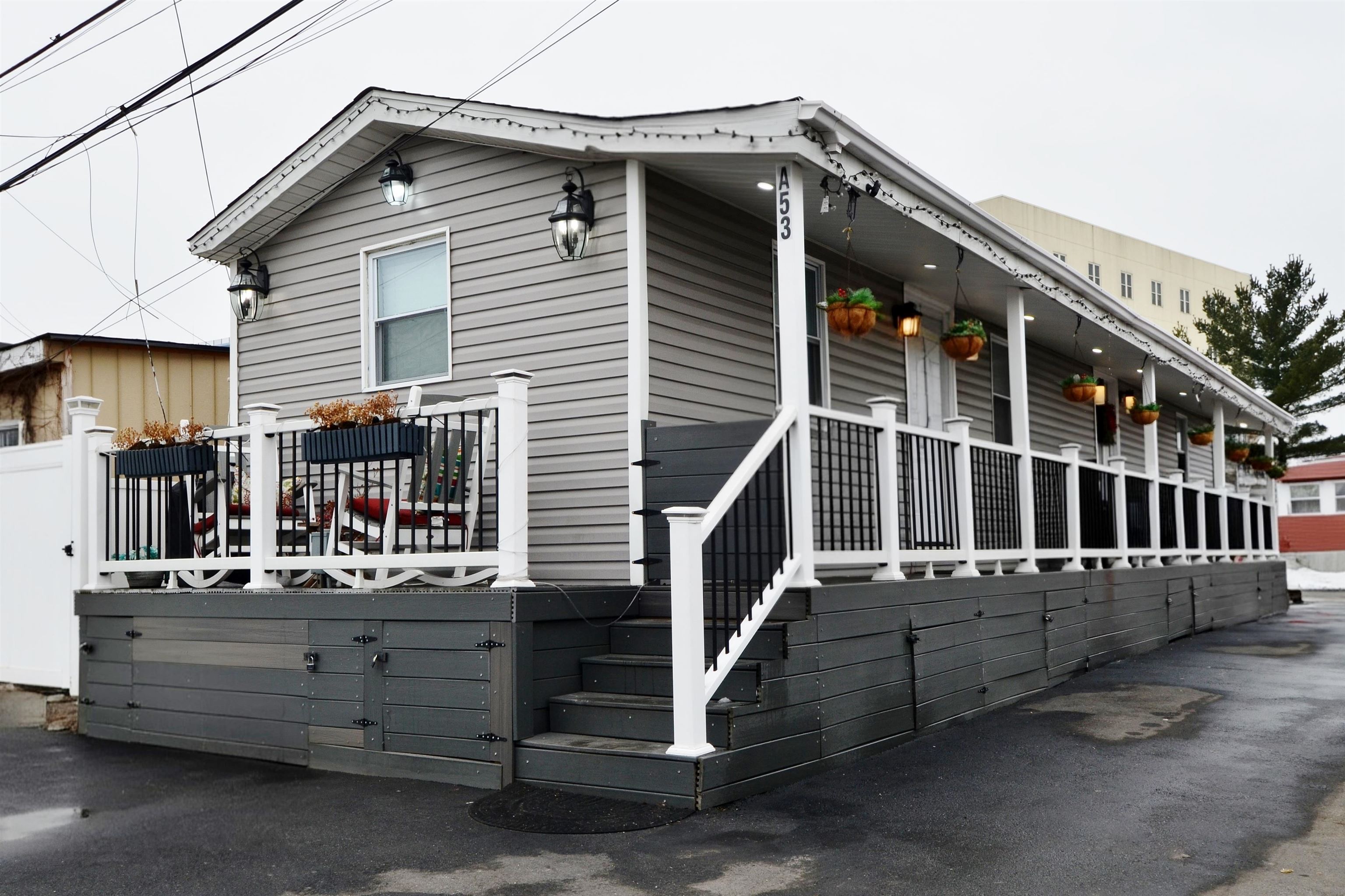 190 WEST 24TH ST - Photo 2