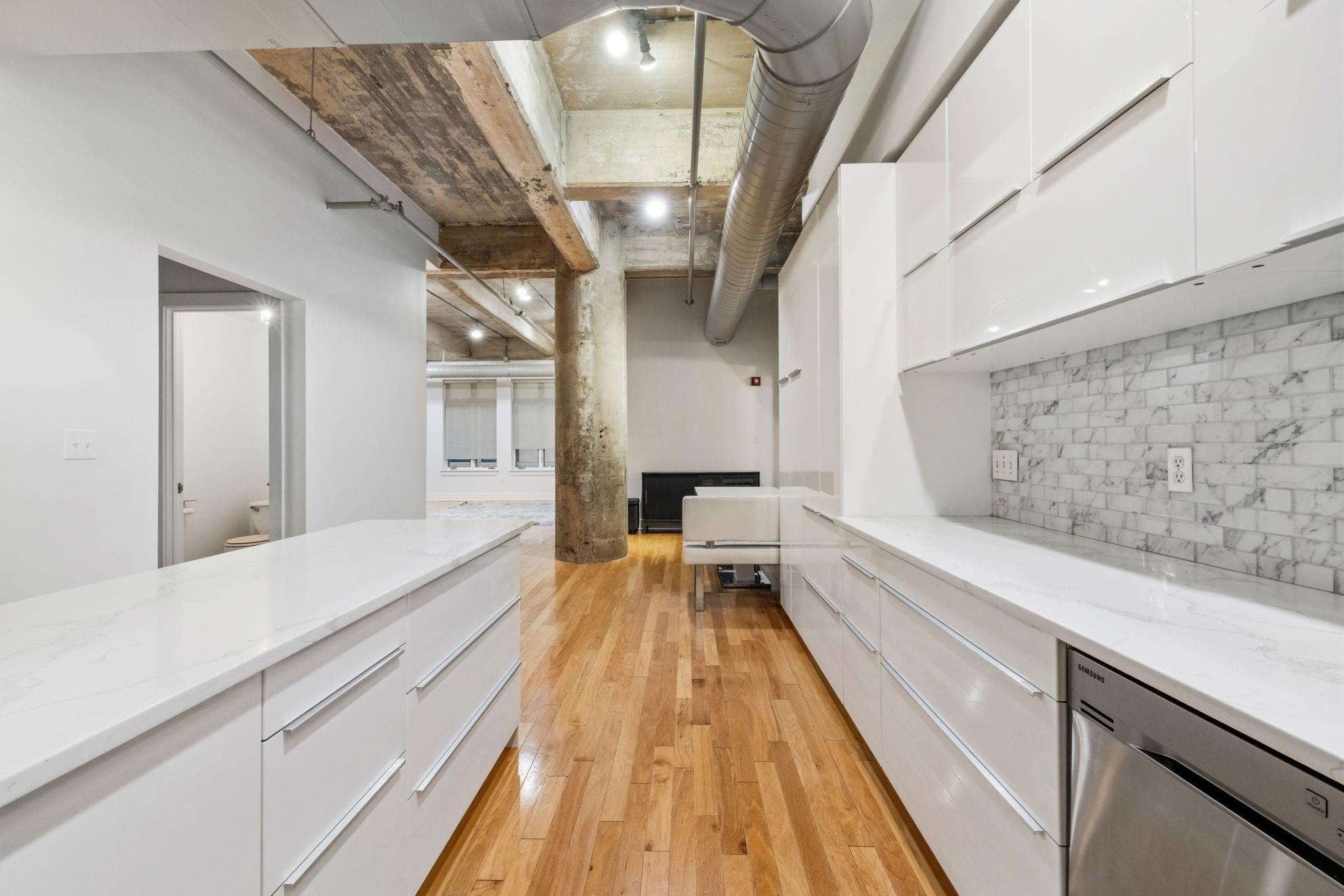 140 BAY ST 2C