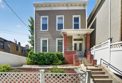 Condo For Sale - 435 Wayne St #1<br/> Jersey City, NJ 07302
