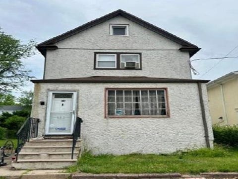 Homes For Sale - 147 Pleasant Ave<br/> Bergenfield, NJ 07621