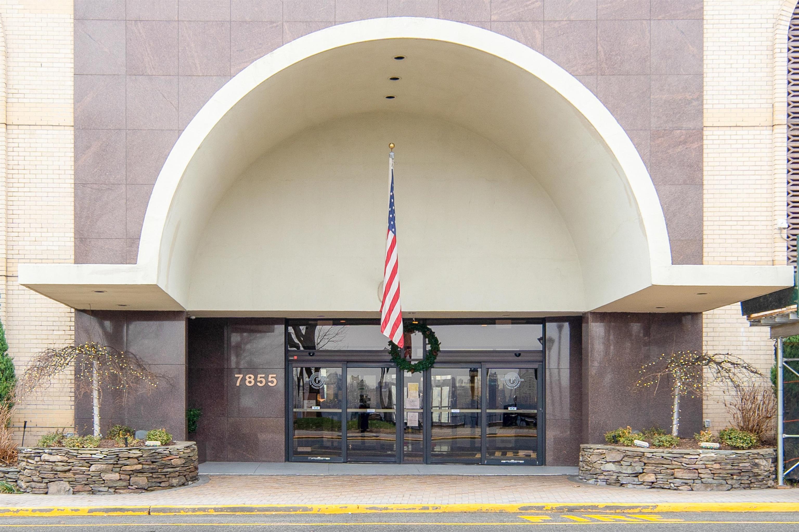 7855 Blvd East #17L, North Bergen, New Jersey image 33