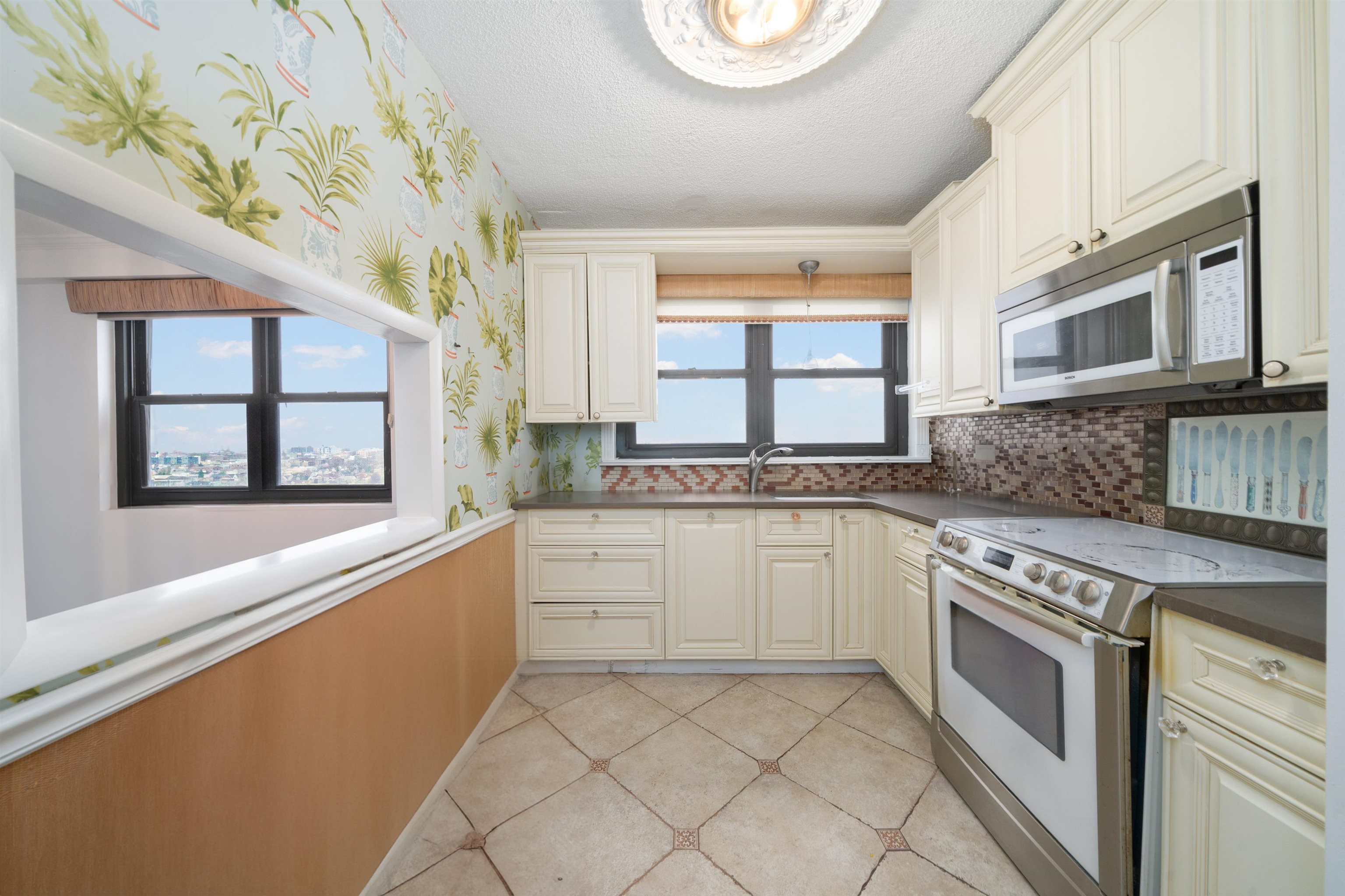7855 Blvd East #17L, North Bergen, New Jersey image 10
