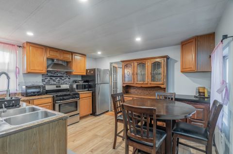 Mobile Home For Sale - 190 West 24th St<br/> Hudson County, Bayonne, NJ 07002