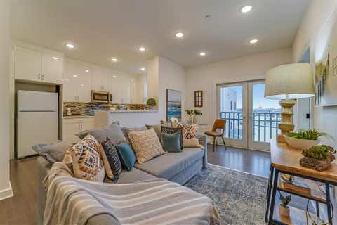 Condo For Rent - 974 Summit Ave #408<br/> Jersey City, NJ 07307