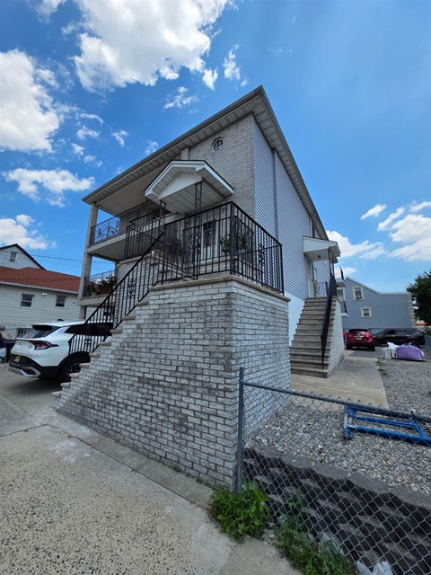 Homes For Rent - 6400 Smith Ave #2<br/> North Bergen, NJ 07047