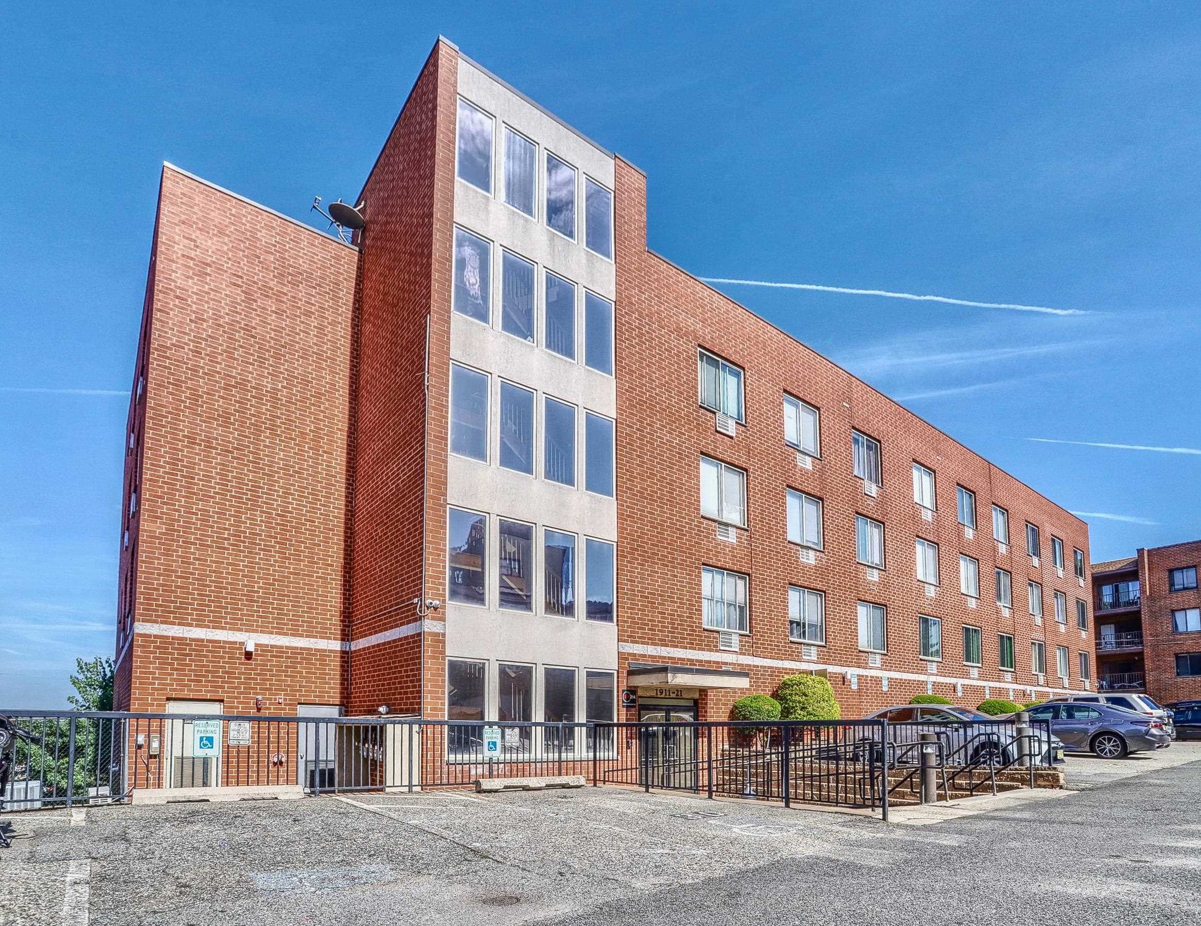 1911 GRAND AVE LL4