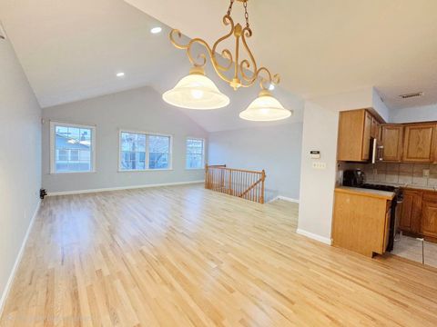 Homes For Rent - 27 Jewett Ave #2<br/> Jersey City, NJ 07304