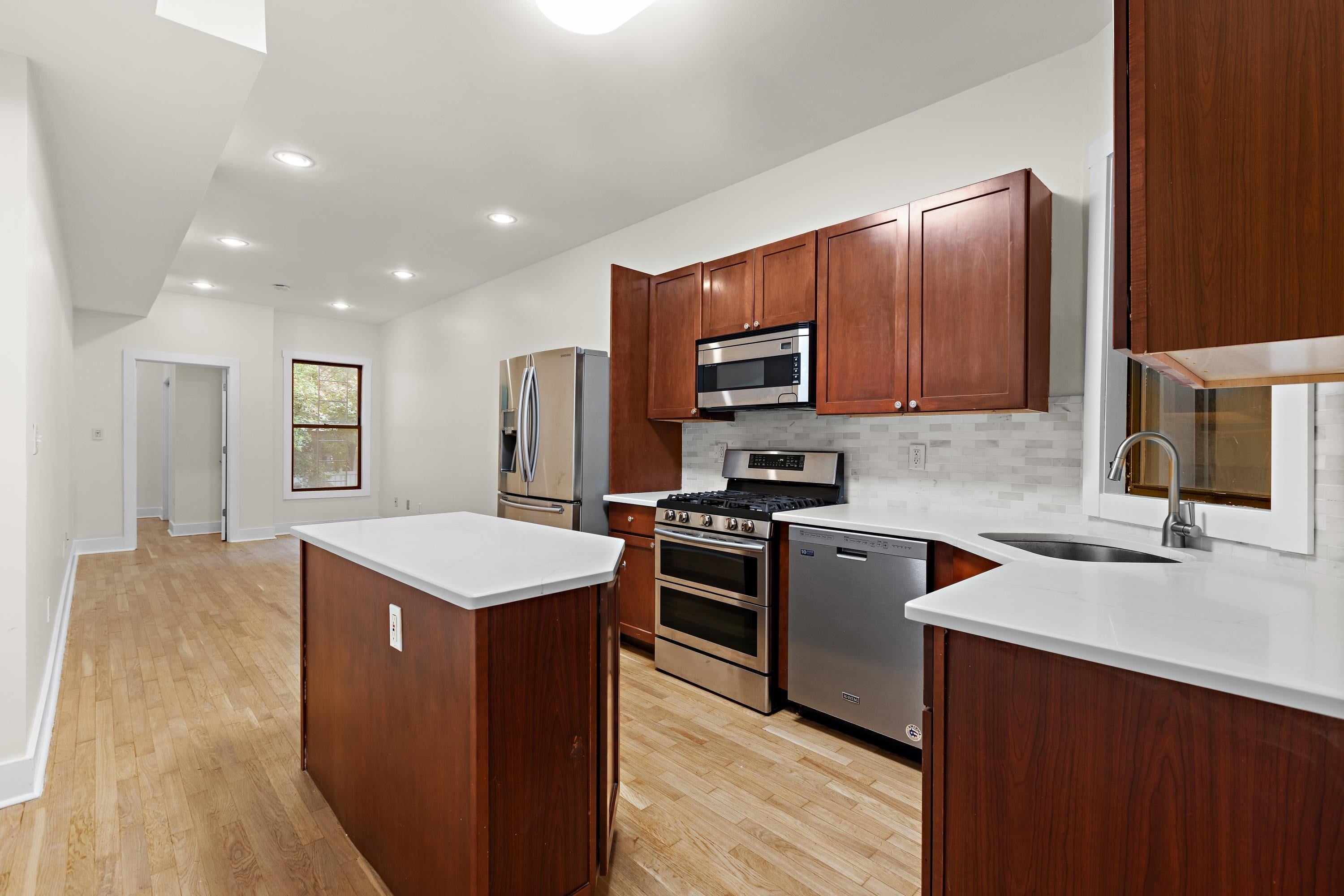 340 PAVONIA AVE 102