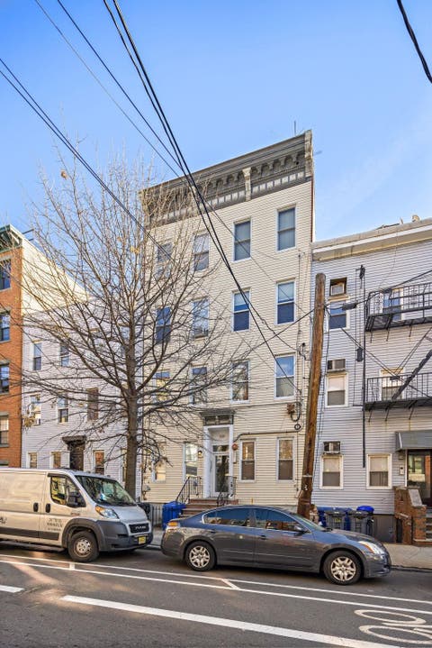 Featured picture for the property 240001484