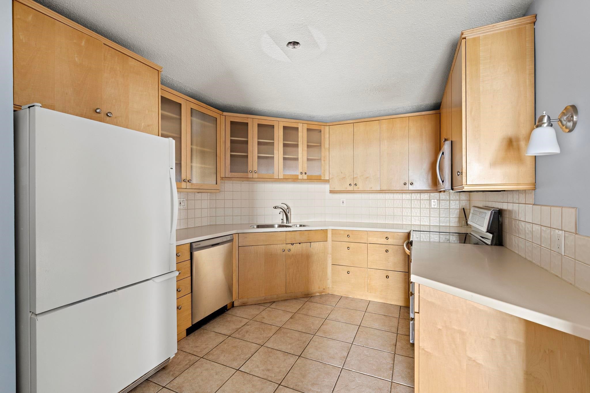2032 HARMON COVE TOWER 2032