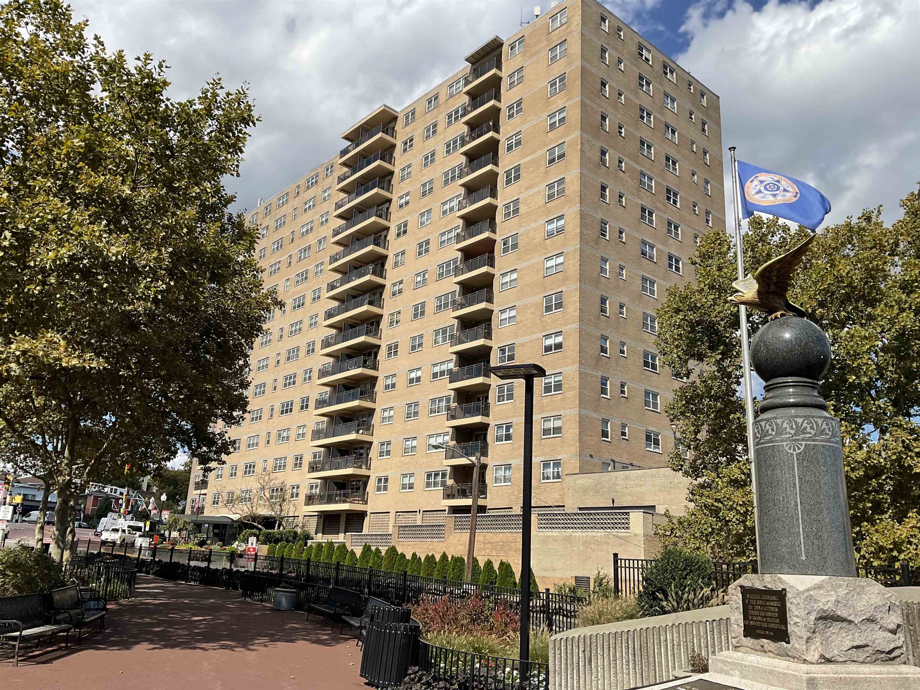 7100 Blvd East #14 D, Guttenberg, New Jersey image 2