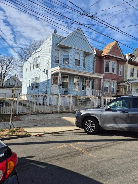 Multifamily For Sale - 77 Pearsall Ave<br/> Jersey City, NJ 07305