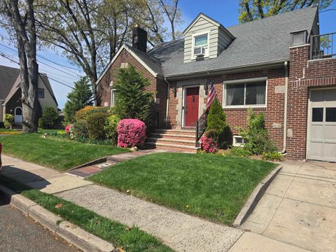 Homes For Sale - 585 Monroe Pl<br/> Bergen County, Ridgefield, NJ 07657