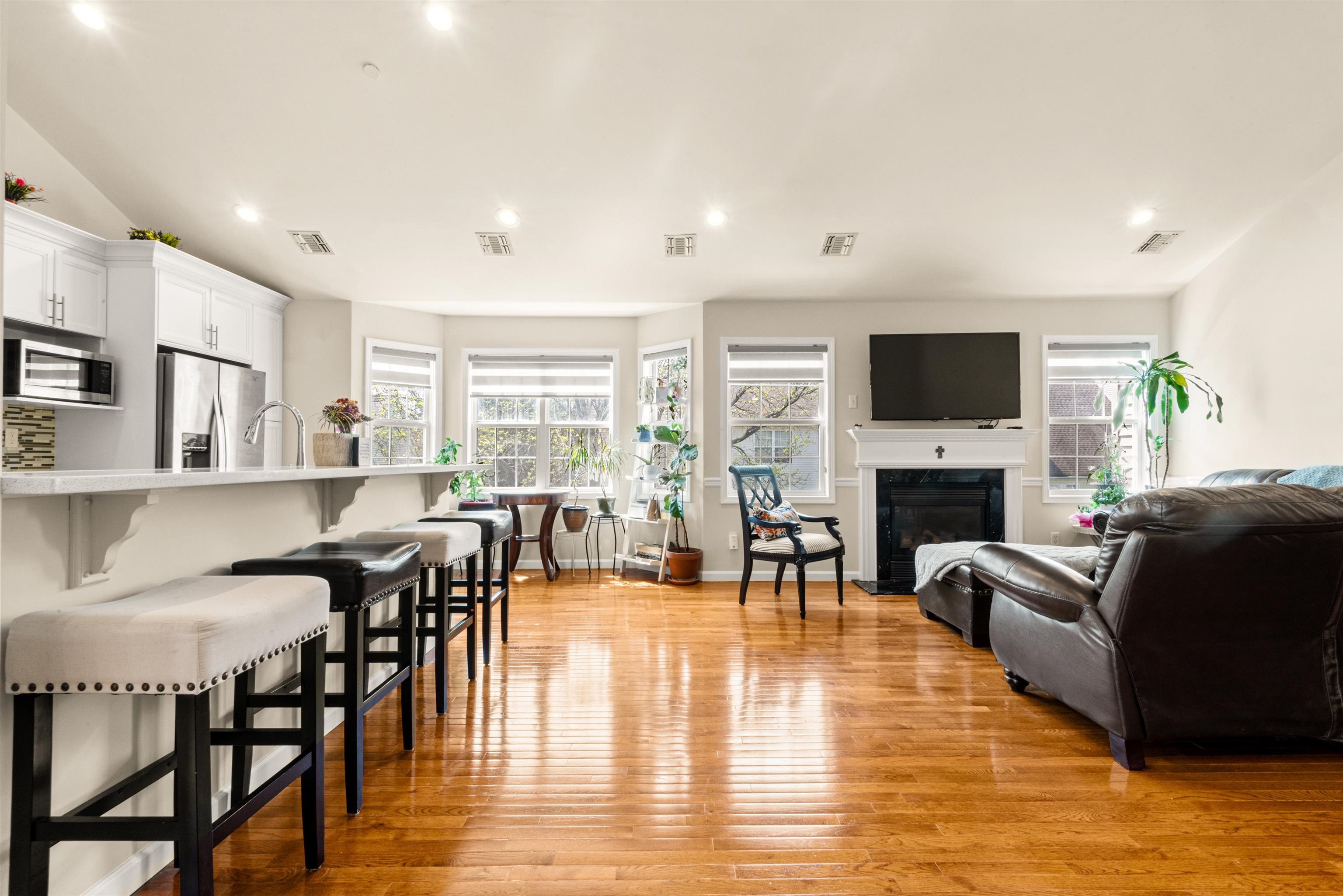 569 COVENTRY DRIVE 569