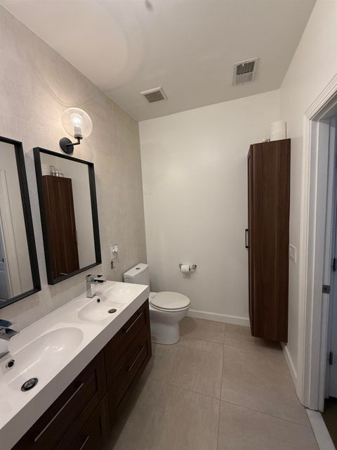 Condo For Rent - 255 Broadway #203<br/> Bayonne, NJ 07002