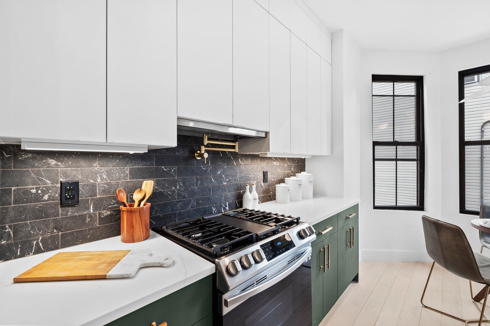 81 Astor Pl, Jersey City, New Jersey image 8