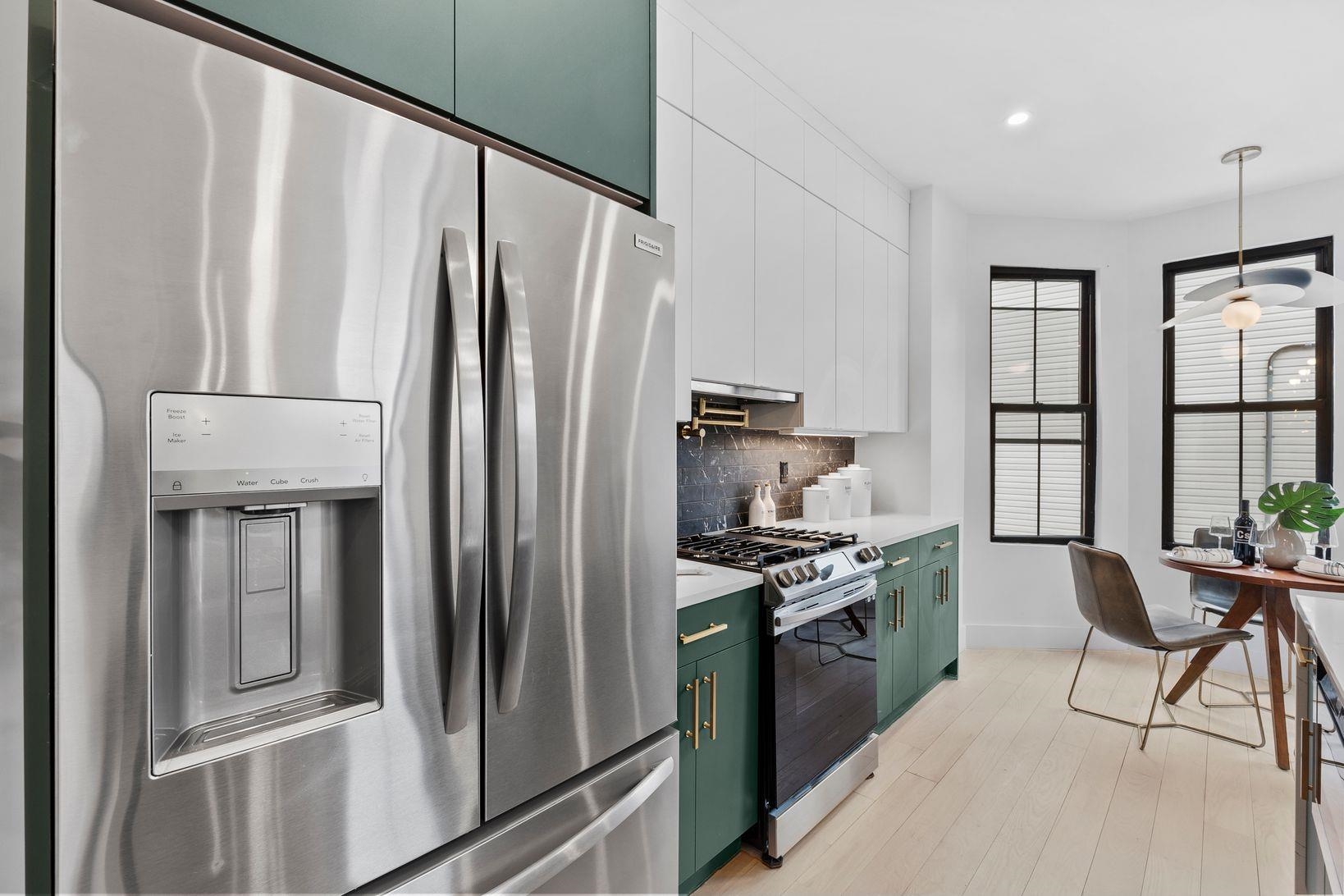 81 Astor Pl, Jersey City, New Jersey image 9