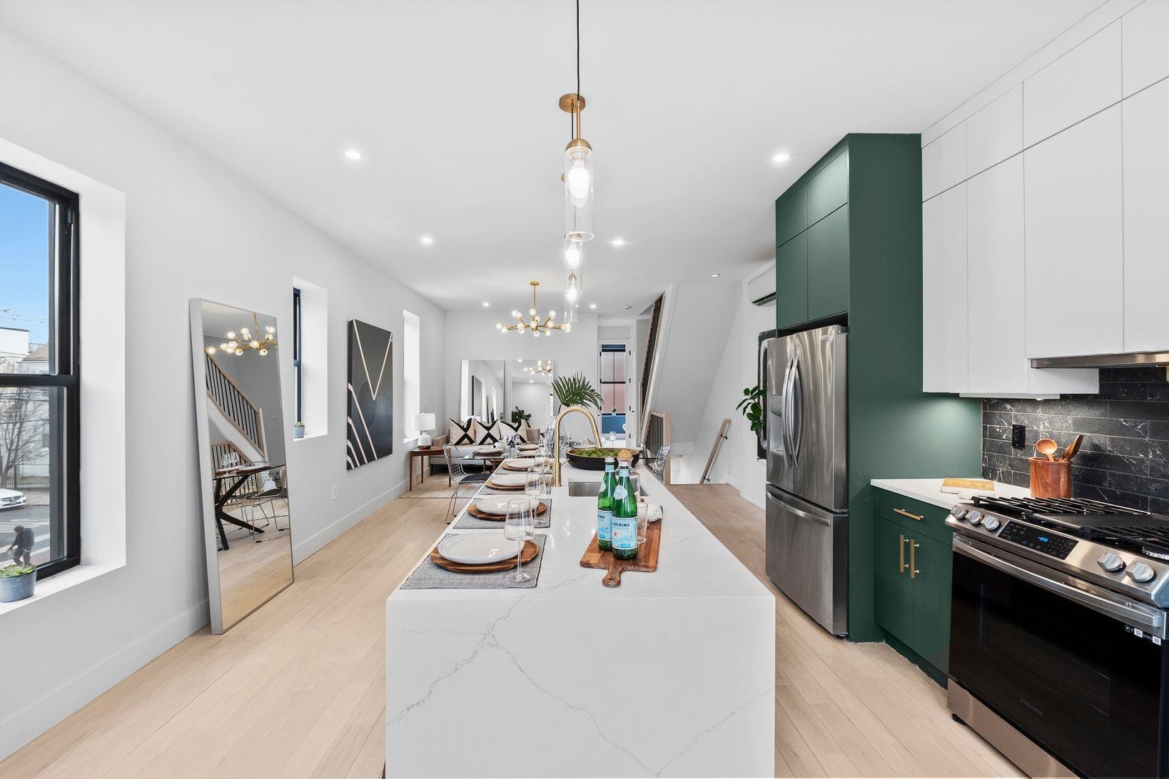 81 Astor Pl, Jersey City, New Jersey image 13