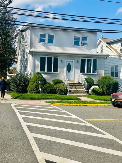 821 ROOSEVELT AVE Secaucus NJ 07094