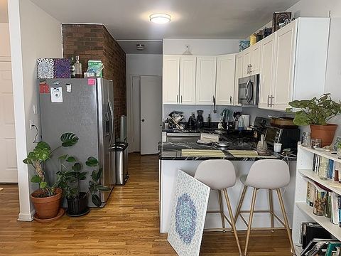 Homes For Rent - 233 Griffith St #2E<br/> Jersey City, NJ 07307