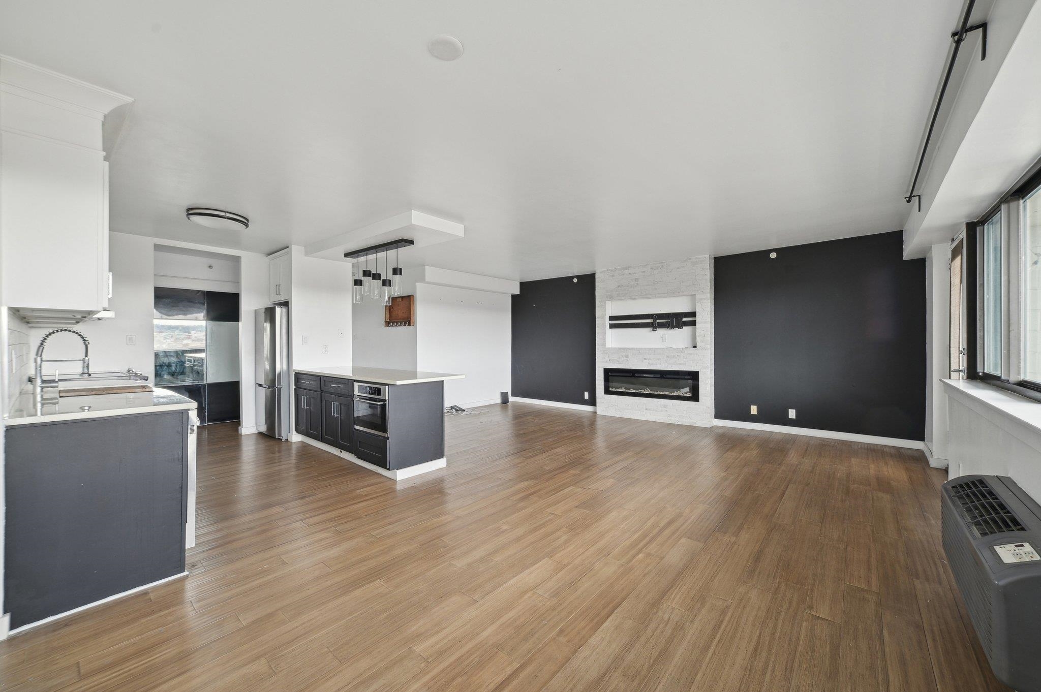 60 Parkway Dr #10F, East Orange, New Jersey image 2