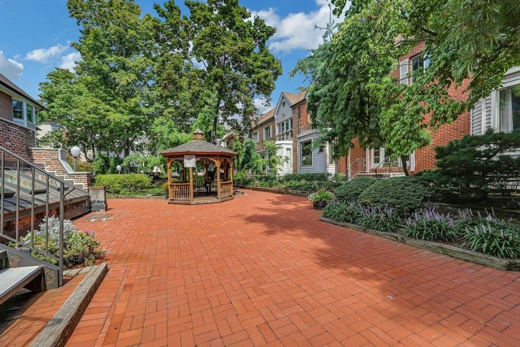 Search Homes 2 456 9TH ST 26