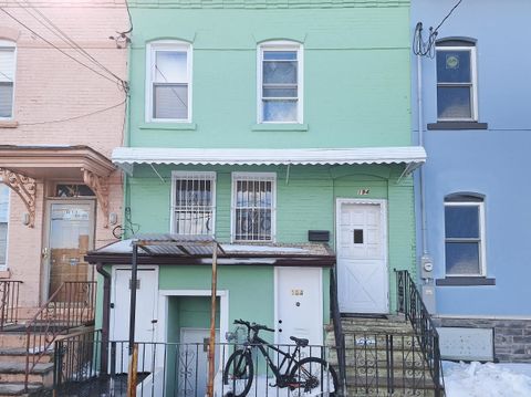 Homes For Sale - 194 Astor St<br/> Newark, NJ 07114