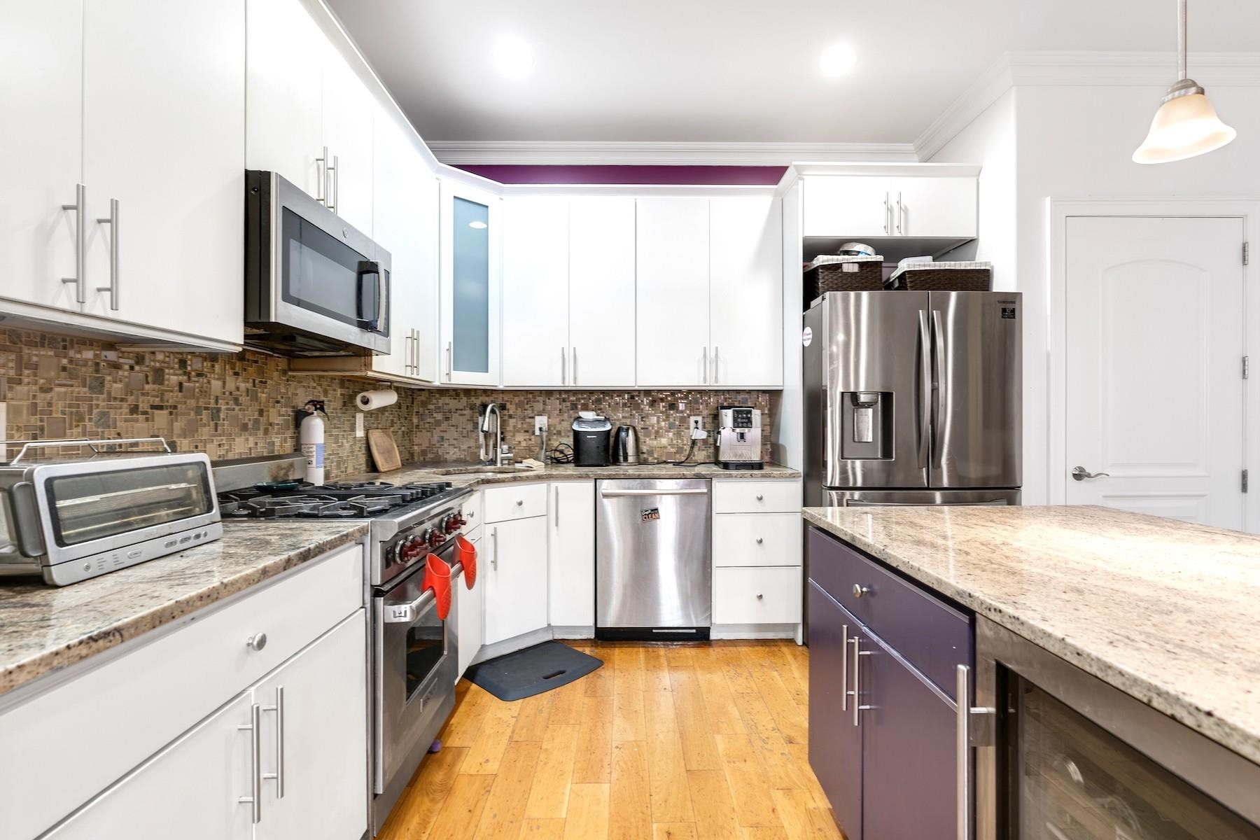 827 Bloomfield St #300, Hoboken, New Jersey image 8