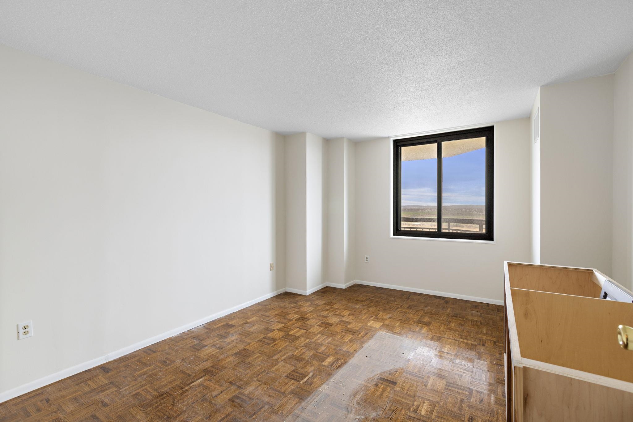 2138 Harmon Cove Tower #2138, Secaucus, New Jersey image 15