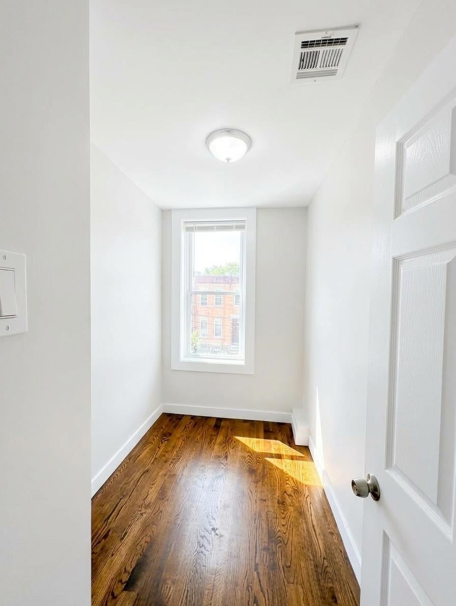 398 WOODLAWN AVE